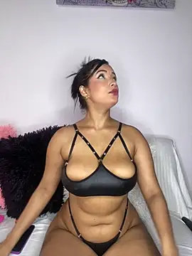 Snapshot of Shantal_Lovee chatting on 03.17.25 Shantal Lovee online show from 03.17.25