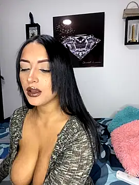 Snapshot of Shantal_Lovee chatting on 10.24.25 Shantal Lovee online show from 10.24.25