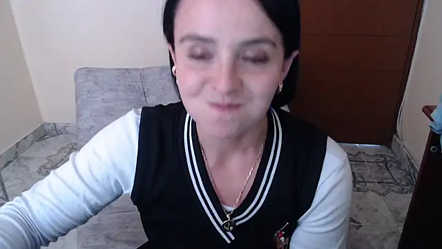 Snapshot of antara_hotgirl chatting on 04.18.26 antara hotgirl online show from 04.18.26