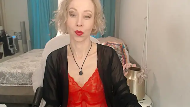 Snapshot of LuxuryNika chatting on 05.04.26 LuxuryNika online show from 05.04.26