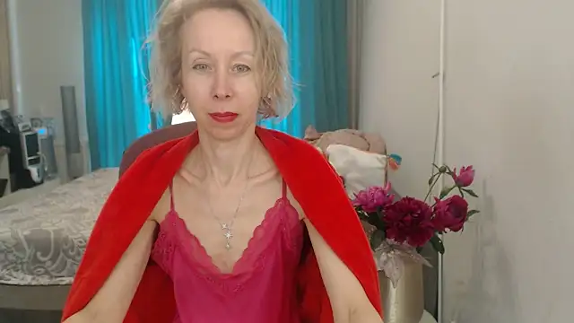 Snapshot of LuxuryNika chatting on 06.01.26 LuxuryNika online show from 06.01.26