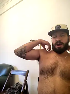 Snapshot of juanci_to chatting on 10.19.25 juanci to online show from 10.19.25