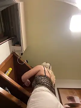 Snapshot of Gatitacarlita chatting on 03.11.25 Gatitacarlita online show from 03.11.25