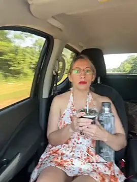 Snapshot of Gatitacarlita chatting on 11.28.25 Gatitacarlita online show from 11.28.25