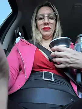 Snapshot of Gatitacarlita chatting on 04.27.26 Gatitacarlita online show from 04.27.26