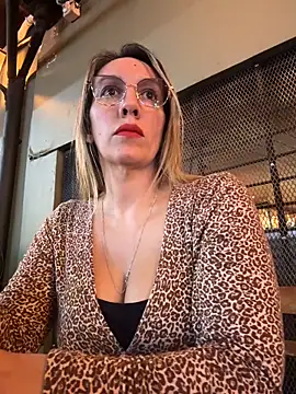 Snapshot of Gatitacarlita chatting on 05.16.26 Gatitacarlita online show from 05.16.26