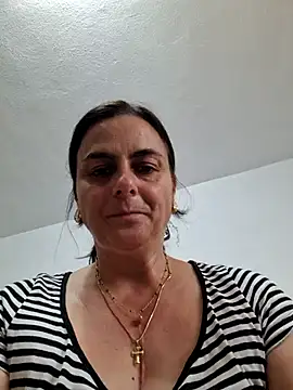Snapshot of IsabelleCraft chatting on 06.24.26 IsabelleCraft online show from 06.24.26