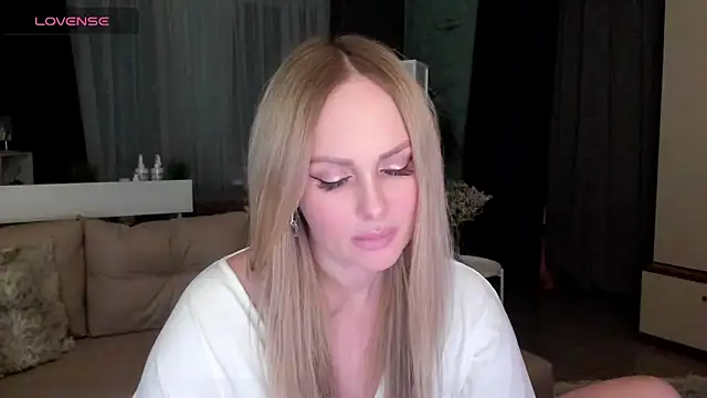 Libby Nora online show from 02.12.25