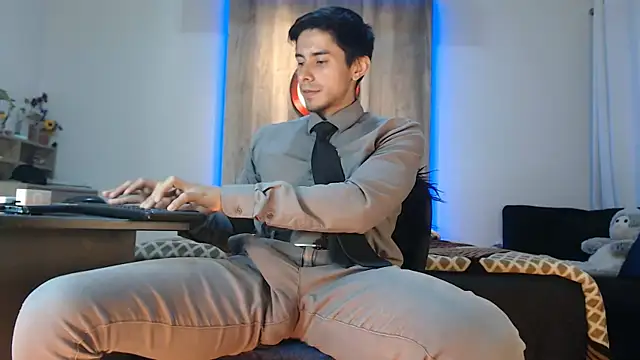 Andrew 4  online show from 09.28.25