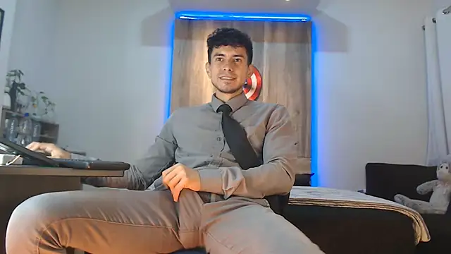 Andrew 4  online show from 10.13.25