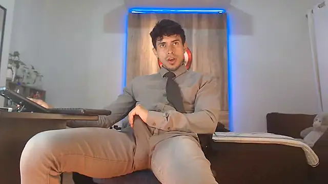 Andrew 4  online show from 10.30.25