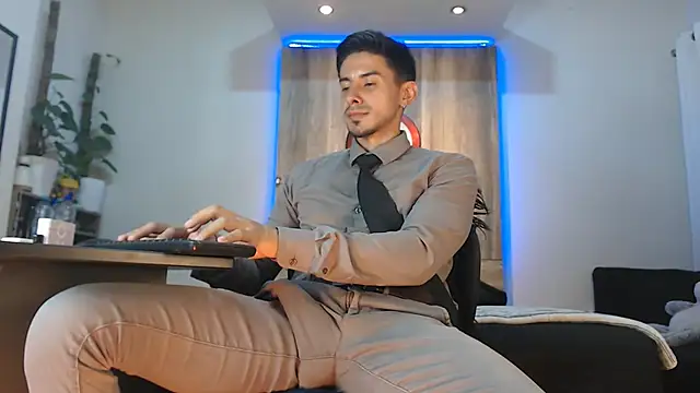 Andrew 4  online show from 03.08.26