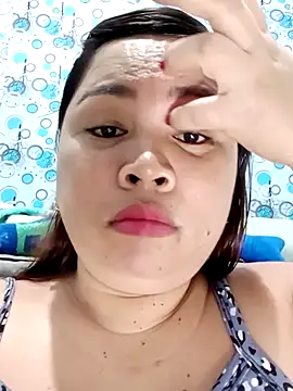 XXLorie 02 online show from 02.14.25