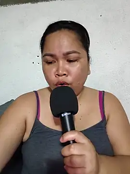 Snapshot of XXLorie_02 chatting on 04.29.26 XXLorie 02 online show from 04.29.26