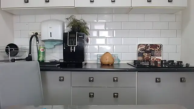 erikaerika online show from 01.30.25