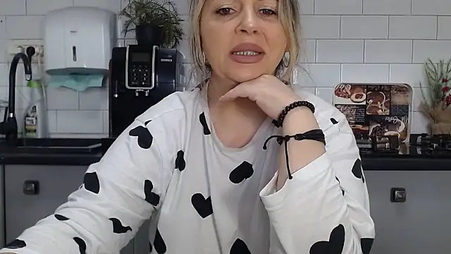 erikaerika online show from 02.14.25