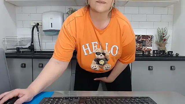 erikaerika online show from 02.15.25