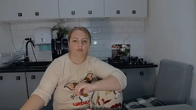 erikaerika online show from 09.20.25