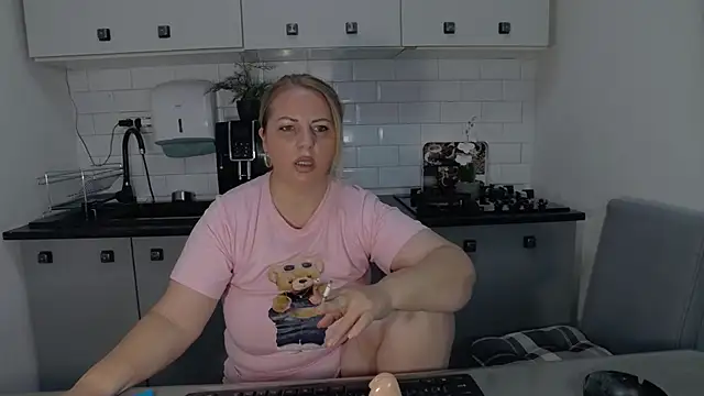 erikaerika online show from 09.22.25