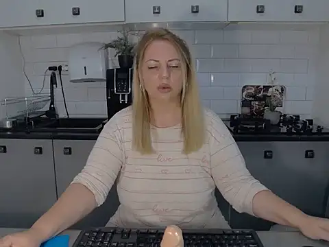 erikaerika online show from 09.23.25