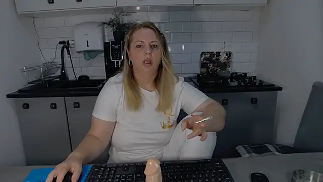 erikaerika online show from 09.25.25