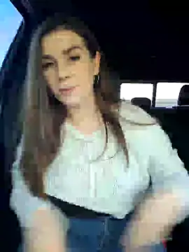 Snapshot of MaggyMayI chatting on 03.17.25 MaggyMayI online show from 03.17.25