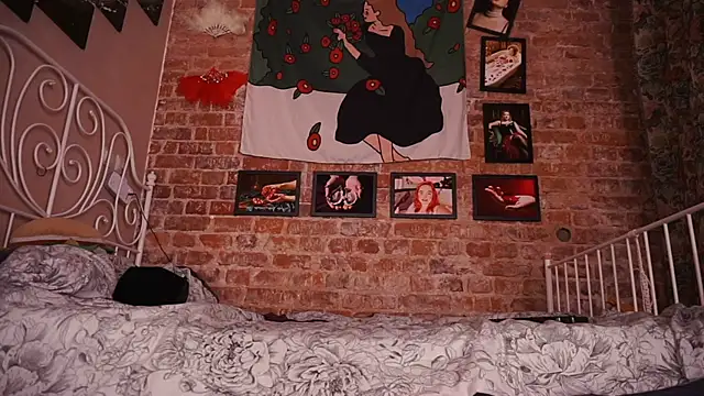 Evelively online show from 11.26.25