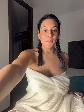 Snapshot of kamivolkano chatting on 02.22.26 kamivolkano online show from 02.22.26