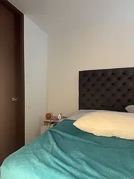 Snapshot of kamivolkano chatting on 02.25.26 kamivolkano online show from 02.25.26