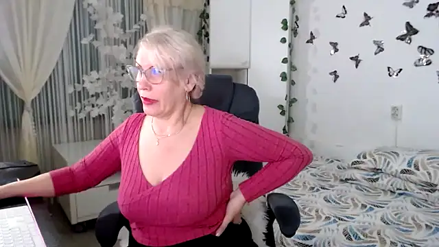 Snapshot of Ghertrude52 chatting on 04.28.26 Ghertrude52 online show from 04.28.26