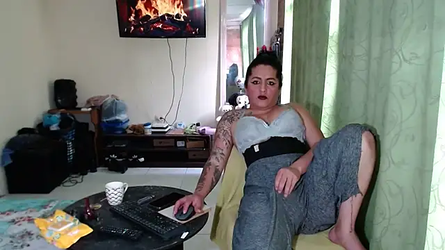 Sashaferrari2000 online show from 04.12.26