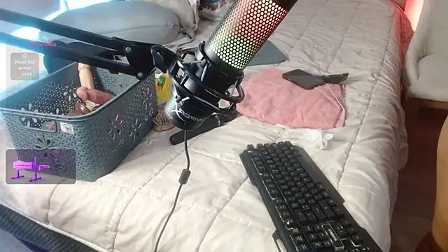 Snapshot of karlavittar chatting on 12.16.25 karlavittar online show from 12.16.25