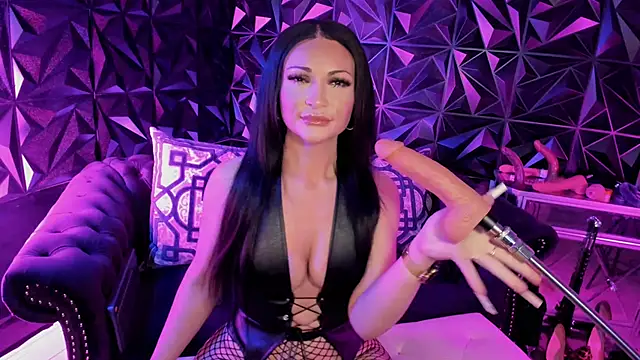 NatashaxoBangs online show from 12.16.25