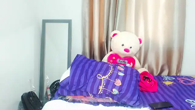 Snapshot of ValenSex chatting on 11.20.25 ValenSex online show from 11.20.25