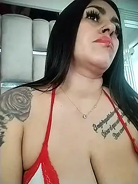 Snapshot of chelaqueen_ chatting on 04.19.26 chelaqueen online show from 04.19.26
