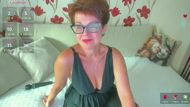 Snapshot of JennAlison chatting on 07.15.26 JennAlison online show from 07.15.26
