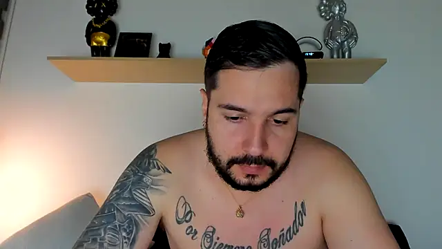 Snapshot of camilo_restrepo21 chatting on 01.08.25 camilo restrepo21 online show from 01.08.25