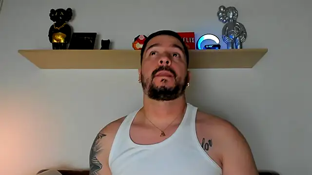 Snapshot of camilo_restrepo21 chatting on 01.14.25 camilo restrepo21 online show from 01.14.25