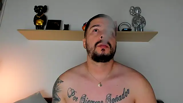 Snapshot of camilo_restrepo21 chatting on 01.17.25 camilo restrepo21 online show from 01.17.25