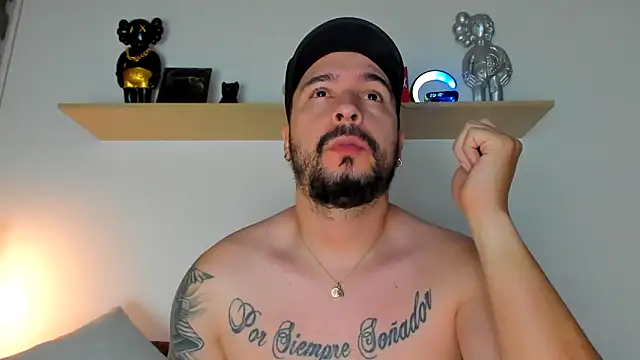 Snapshot of camilo_restrepo21 chatting on 01.25.25 camilo restrepo21 online show from 01.25.25