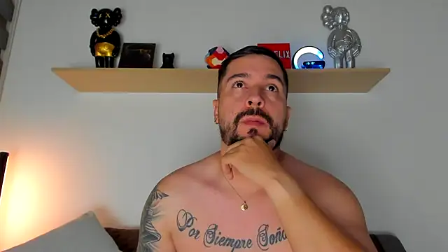 Snapshot of camilo_restrepo21 chatting on 02.01.25 camilo restrepo21 online show from 02.01.25