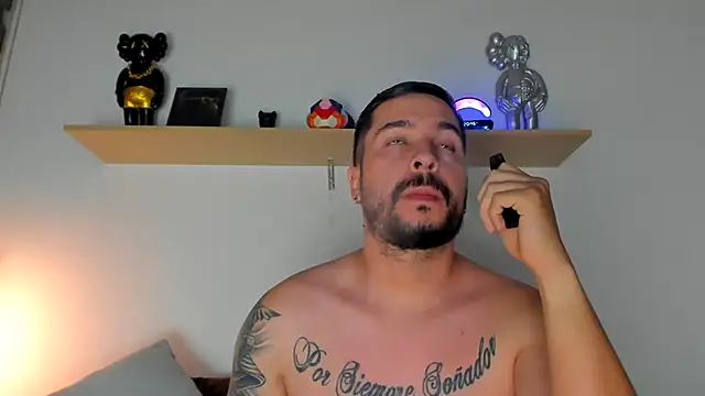 Snapshot of camilo_restrepo21 chatting on 02.09.25 camilo restrepo21 online show from 02.09.25