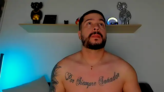 Snapshot of camilo_restrepo21 chatting on 02.28.25 camilo restrepo21 online show from 02.28.25