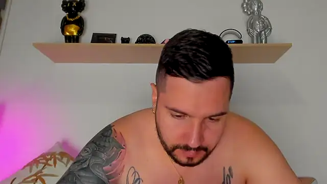 Snapshot of camilo_restrepo21 chatting on 10.02.25 camilo restrepo21 online show from 10.02.25