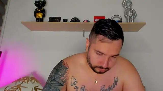 Snapshot of camilo_restrepo21 chatting on 10.03.25 camilo restrepo21 online show from 10.03.25