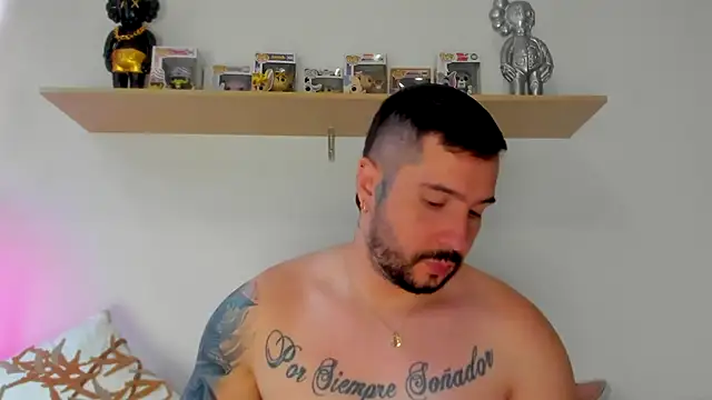 Snapshot of camilo_restrepo21 chatting on 10.20.25 camilo restrepo21 online show from 10.20.25