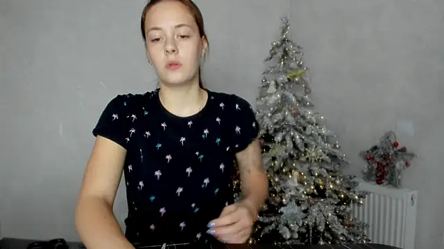 Snapshot of why_again_me chatting on 12.28.24 why again me online show from 12.28.24