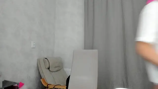 Snapshot of why_again_me chatting on 01.18.26 why again me online show from 01.18.26