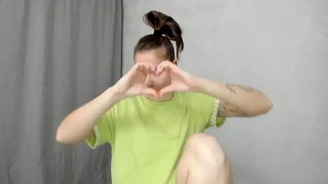 Snapshot of why_again_me chatting on 02.08.26 why again me online show from 02.08.26