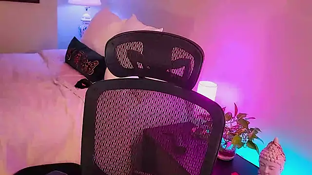 Wonderful Woman online show from 10.22.25